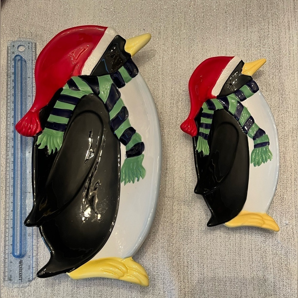 Winter penguins serving plates nesting style x2
